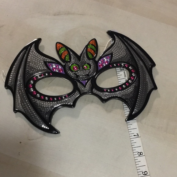 Felt back mask with cute bat design - Picture 4 of 4